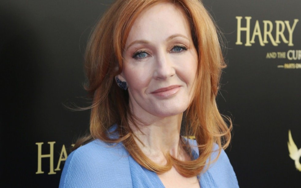 Nueva novela y nueva polémica transfóbica de la autora de Harry Potter