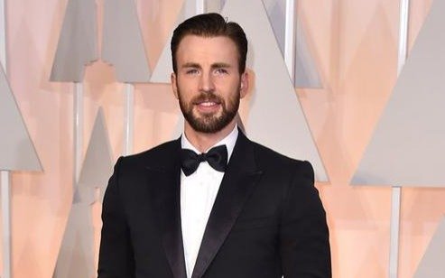 La ingeniosa respuesta de Chris Evans tras publicar una foto íntima por error