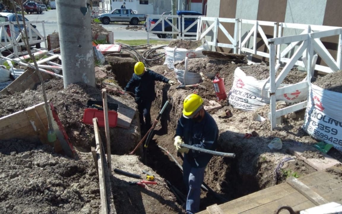 Obras de energía eléctrica en La Loma