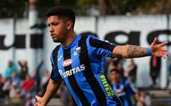 El delantero uruguayo Federico Martínez está cada vez más cerca de Independiente