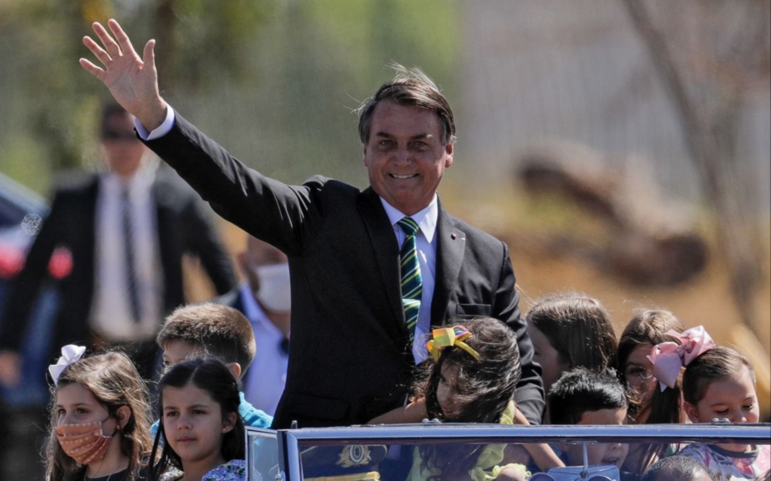 Bolsonaro dijo que hacer distanciamiento por el coronavirus es cosa de "débiles"