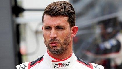 “Pechito” no pudo romper la maldición de Le Mans