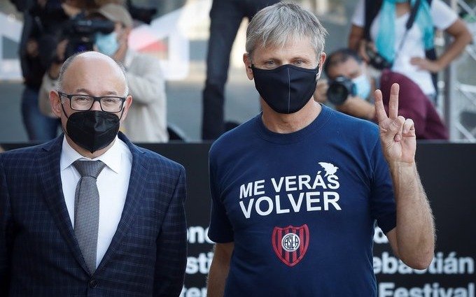 Viggo Mortensen revolucionó el Festival de San Sebastián con una camiseta del Cuervo