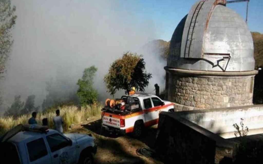 Ya son doce provincias con graves incendios y en  Córdoba tuvieron que evacuar el Observatorio