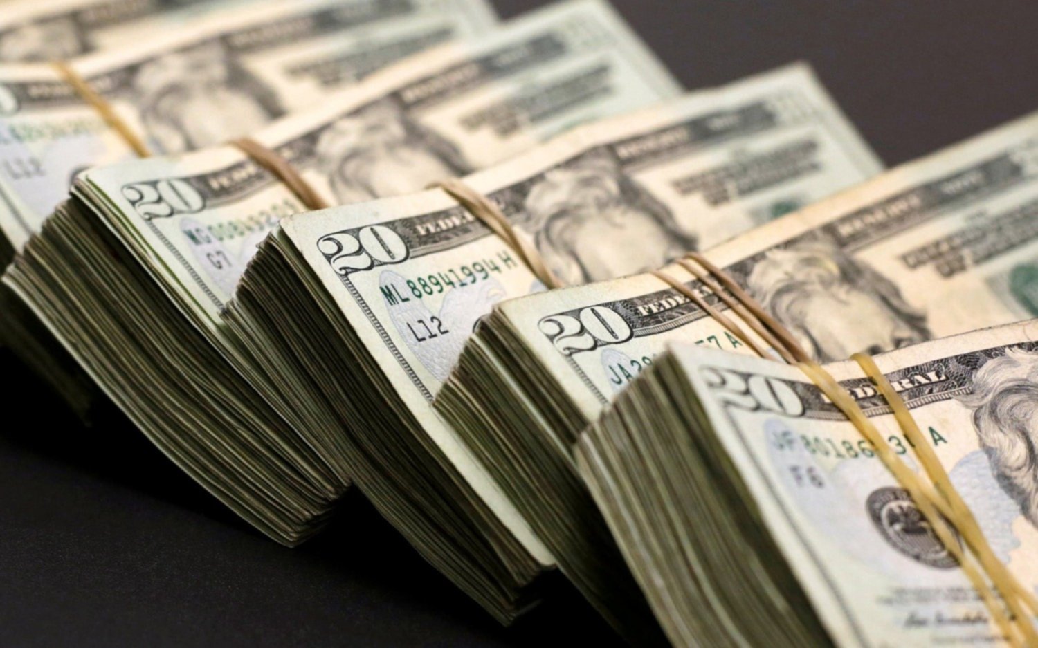 El tuit que se hizo viral: ¿cuántos tipos de dólares hay en Argentina? 