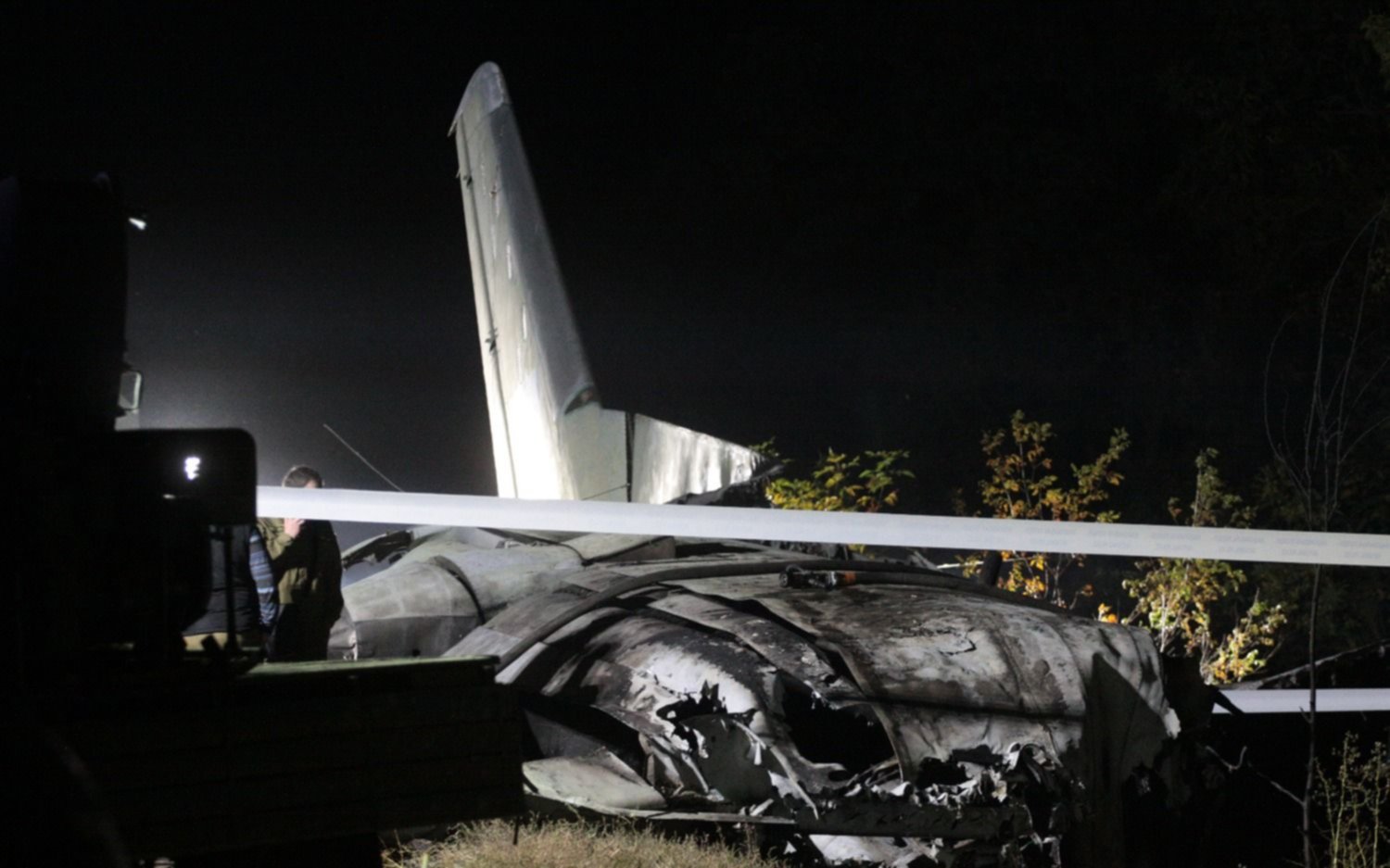 Una veintena de muertos al estrellarse un avión militar en el noreste de Ucrania