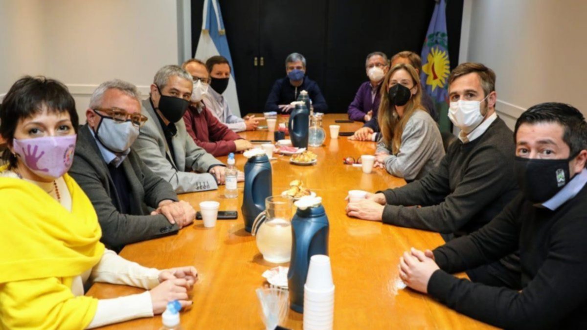 Reunión entre intendentes por Educación