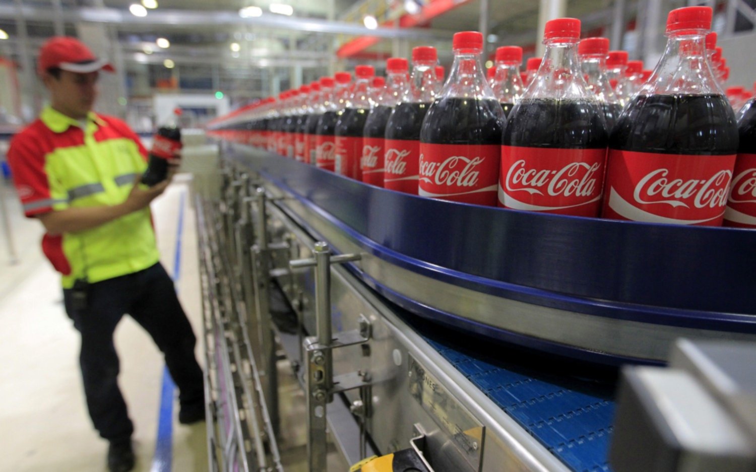 Coca-Cola desmintió "categóricamente" un traslado de sus operaciones en Argentina