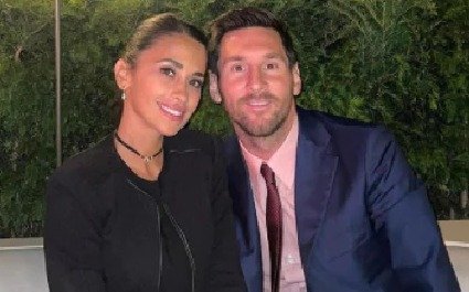 Con la Torre Eiffel de fondo: la romántica foto que publicó Messi desde Venezuela