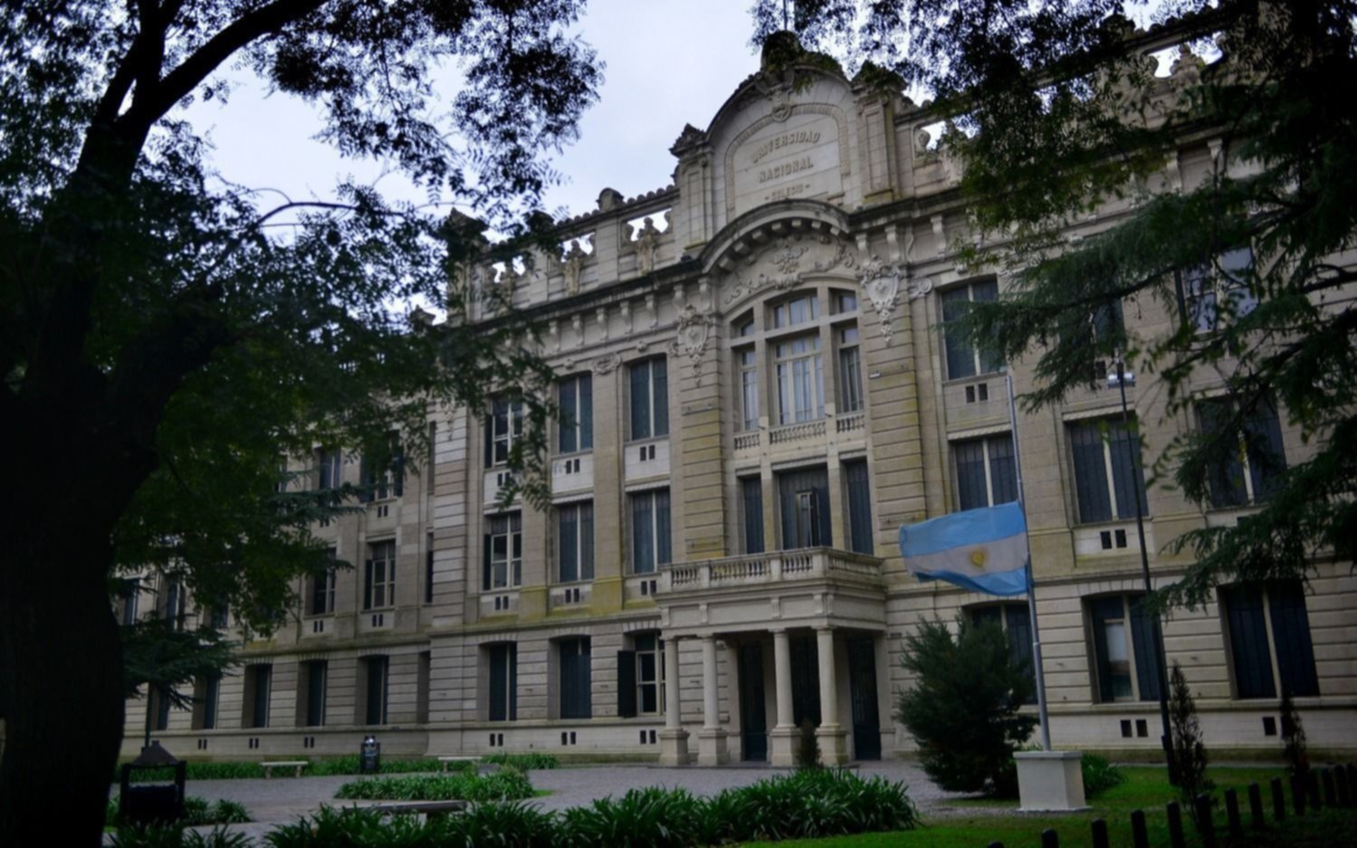 Así será el retorno a la presencialidad plena en los Colegios de la UNLP