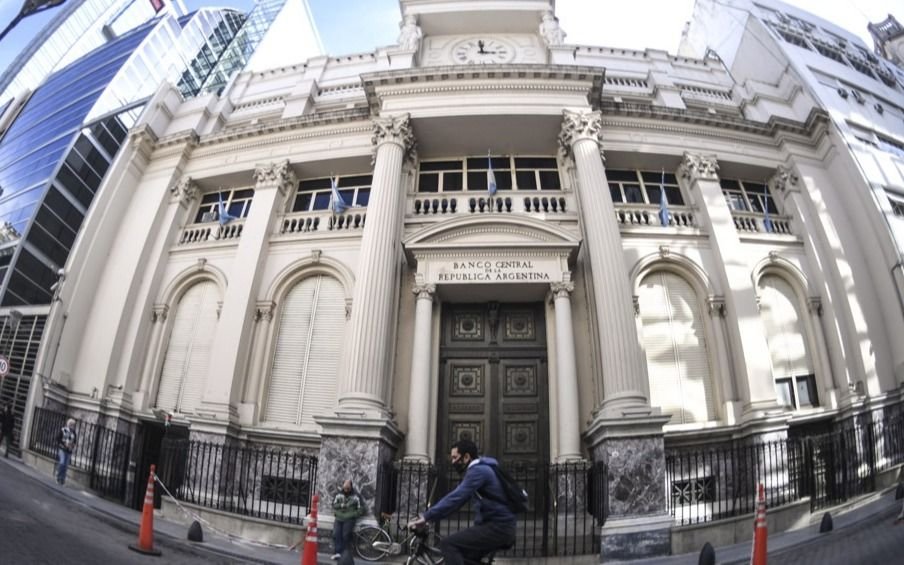 El BCRA intervino con más de US$500 millones en seis días para contener al dólar