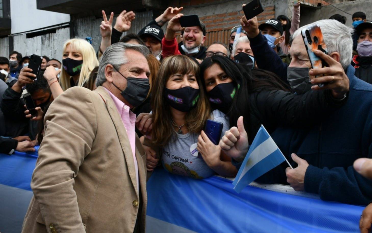El presidente afirmó que "ahora la producción y el trabajo son posibles"