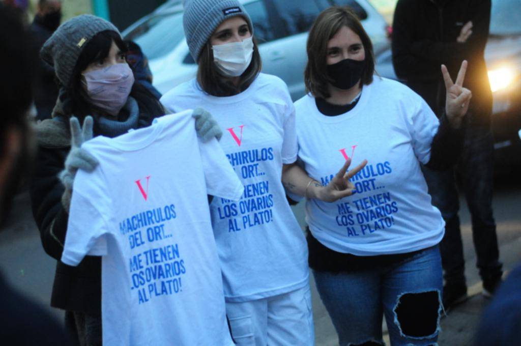 Remeras polémicas se sumaron a la campaña electoral platense
