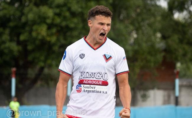 Brown (A) ganó y le mete presión a Barracas