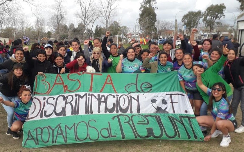 Numerosa y exitosa jornada de fútbol femenino en Punta Lara