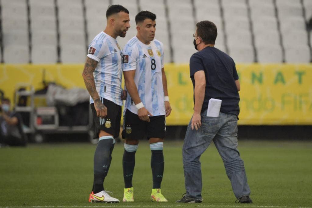 ¿Quién es el hombre que suspendió el Superclásico?