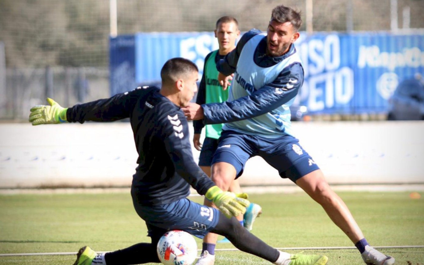Otra mala para Gimnasia: Alexis Domínguez sufrió la rotura de ligamentos de su rodilla