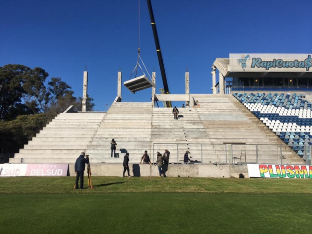 Se detuvieron las obras en la Platea Néstor Basile