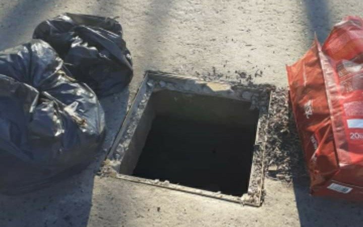 Peligroso hueco en plena calle en 132 y 57