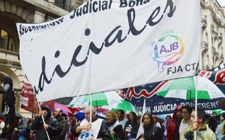 Tras reclamos la Provincia convocó a paritarias a los judiciales