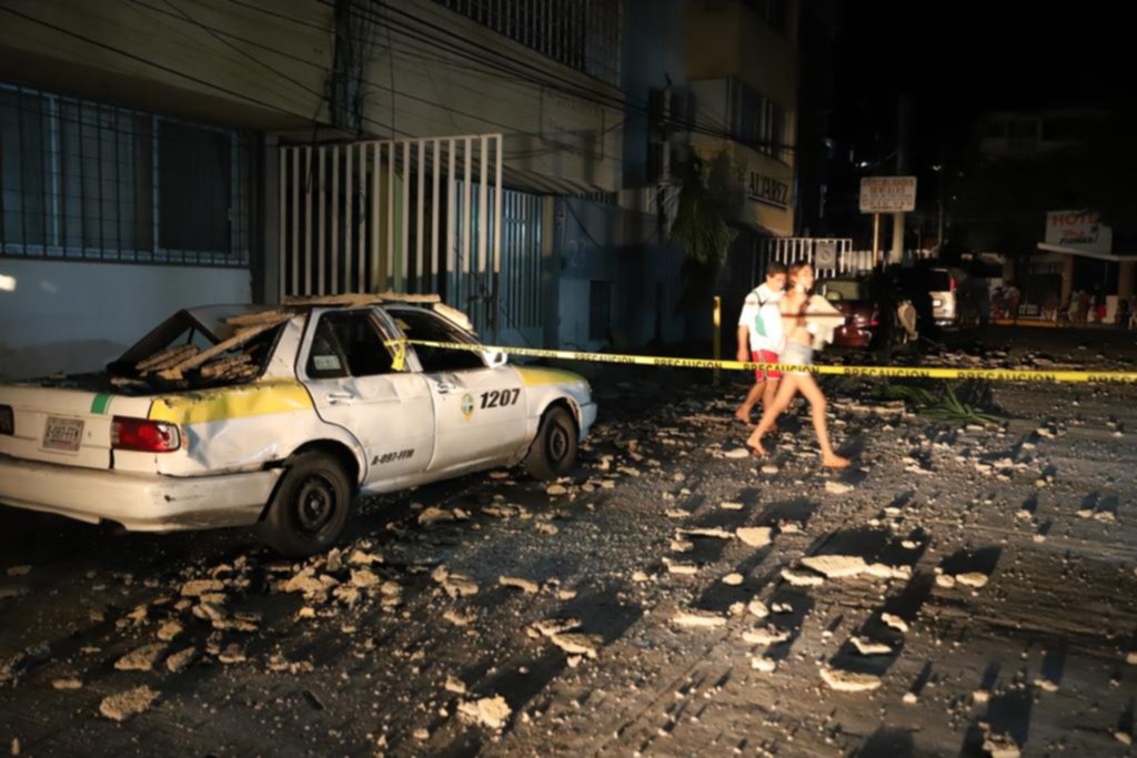 Un sismo e inundaciones sacuden a México