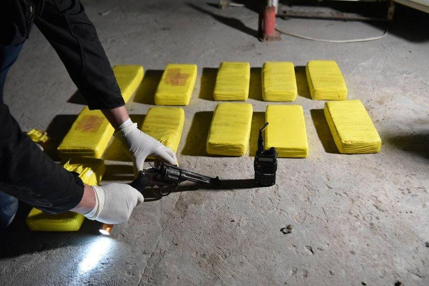 Hallaron cocaína con el logo del Patrón del Norte