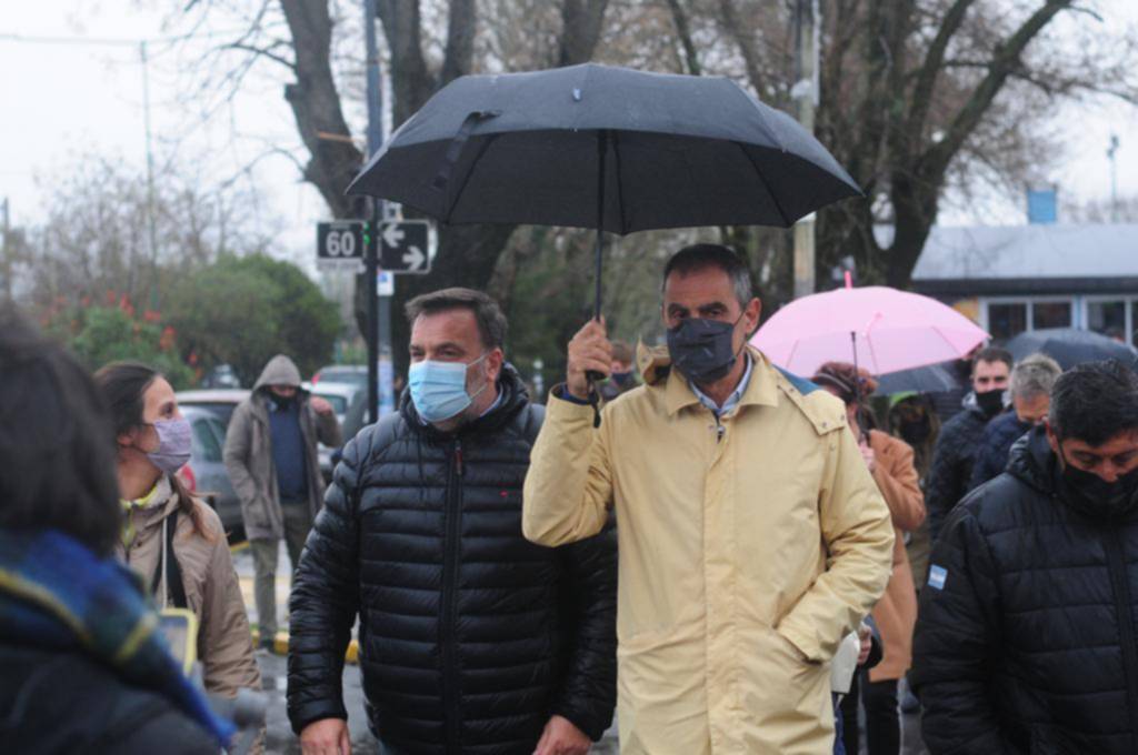 Del barro y la lluvia a las redes en el cierre platense de Juntos