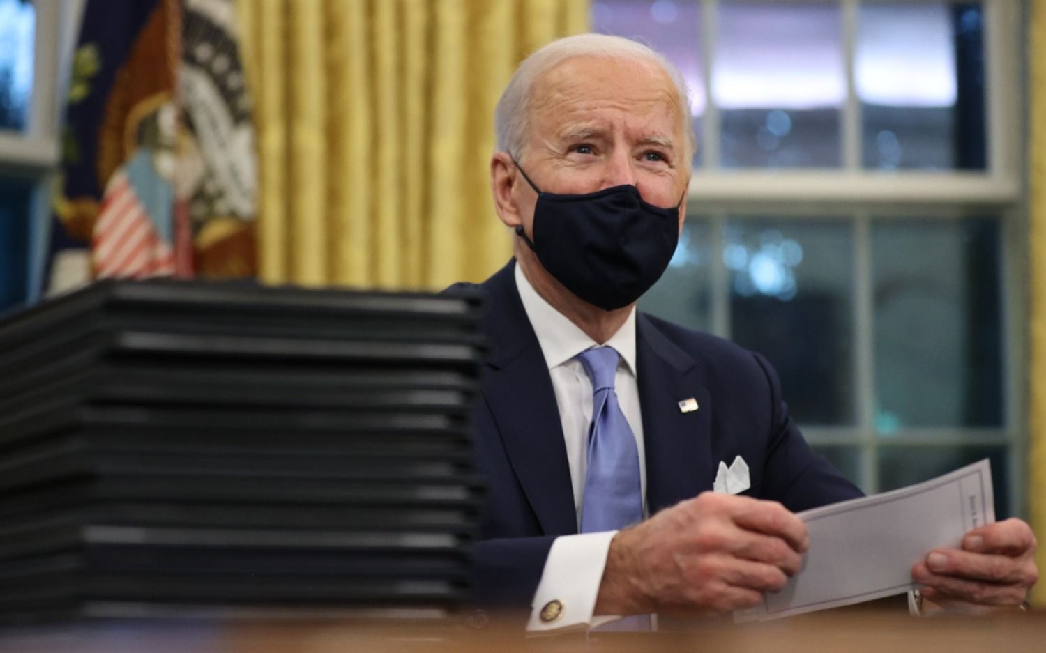 Gobernadores contra Biden por la exigencia de la vacuna a empleados de empresas privadas
