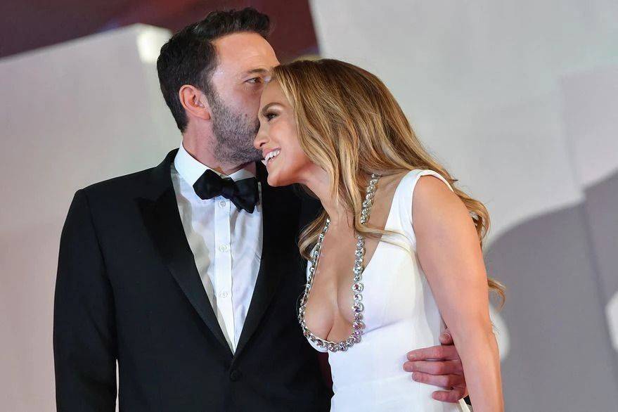 Jennifer López y Ben Affleck hacen oficial su romance en Venecia 