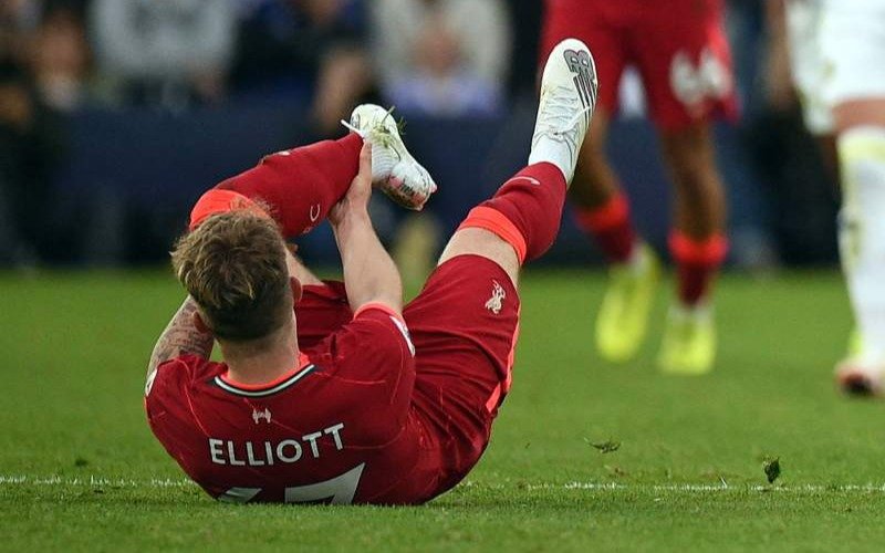 Imágenes sensibles: la terrible lesión que sufrió Harvey Elliott en la Premier 