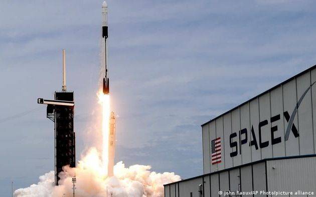 SpaceX lanza por primera vez a cuatro astronautas no profesionales al espacio