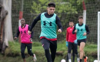 Estudiantes: viaje a Santa Fe con variantes para enfrentar a Unión