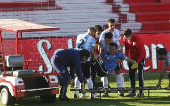 Grave lesión del arquero de Argentinos Juniors, Chaves: fractura de tobillo