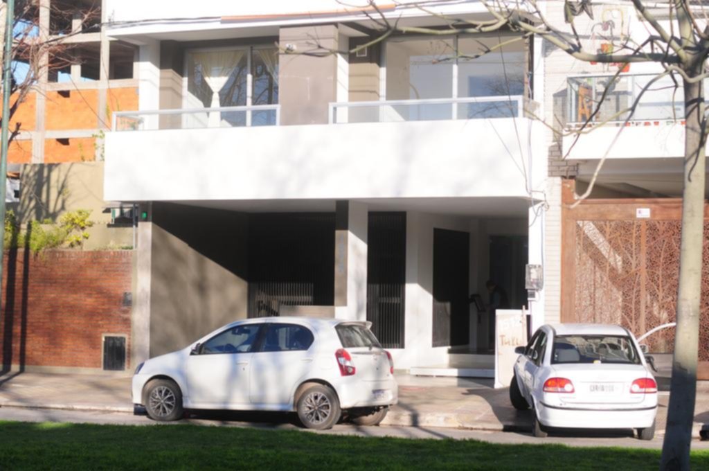 Se quedó sin los ahorros al salir de su departamento