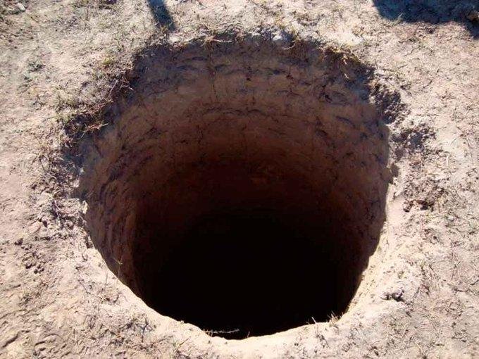 Rescatan a un hombre que cayó en un pozo ciego en El Peligro