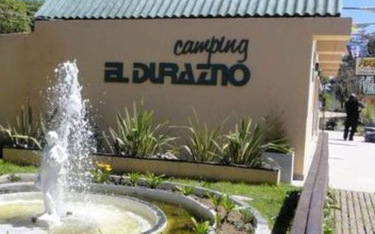 Declaran "no culpables" a los tres jóvenes acusados de abusar de una menor en un camping