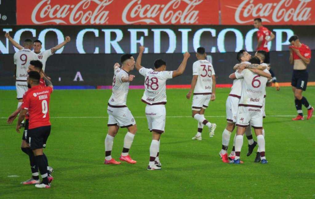 Lanús recibe a Newell’s con la obligación de ganar para alcanzar a Talleres en la punta