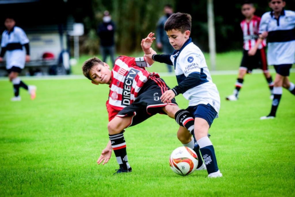 Volvió el fútbol infantil y hubo paridad en el clásico