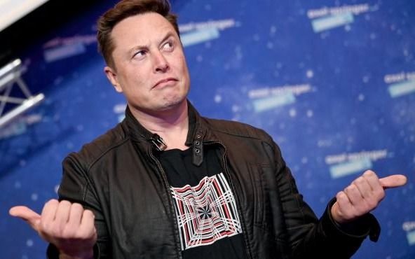 Elon Musk enojado con Joe Biden por no haberlo felicitado