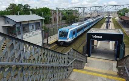 Conmoción: un hombre decidió quitarse la vida arrojándose a las vías del tren en Tolosa
