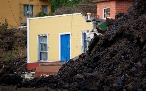 Se detiene una colada de lava del volcán de las islas Canarias