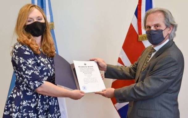 La nueva embajadora británica en Argentina presentó sus cartas credenciales