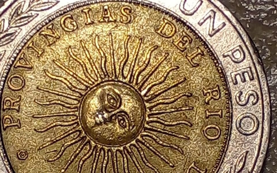 Las monedas de $1 que dicen "provingia", al final no son ningún "tesoro": casi no hay ventas