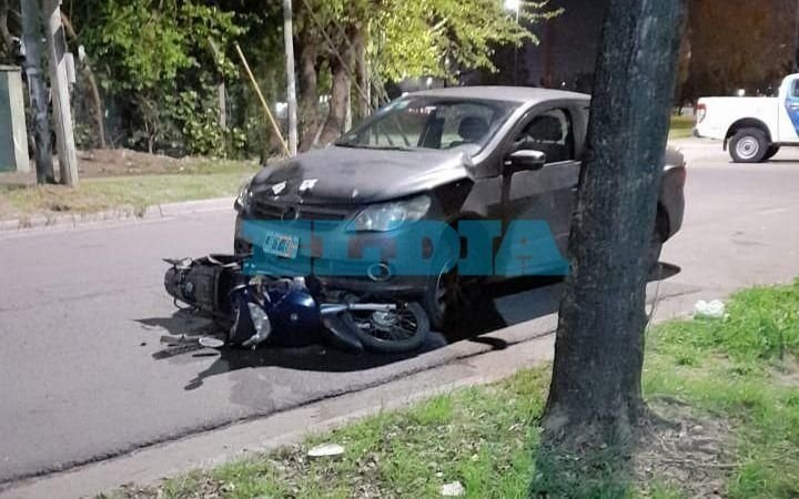El tránsito de la Ciudad se cobró otra víctima: murió el motociclista del accidente en 72 y 27