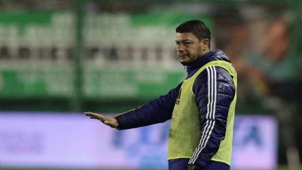 Boca arriesga el invicto de Battaglia ante el campeón
