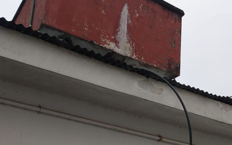 Ya no saben qué más robar: dejaron a una escuela sin tanques ni caños de agua