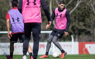 Estudiantes retornó a los entrenamientos apuntando a Racing