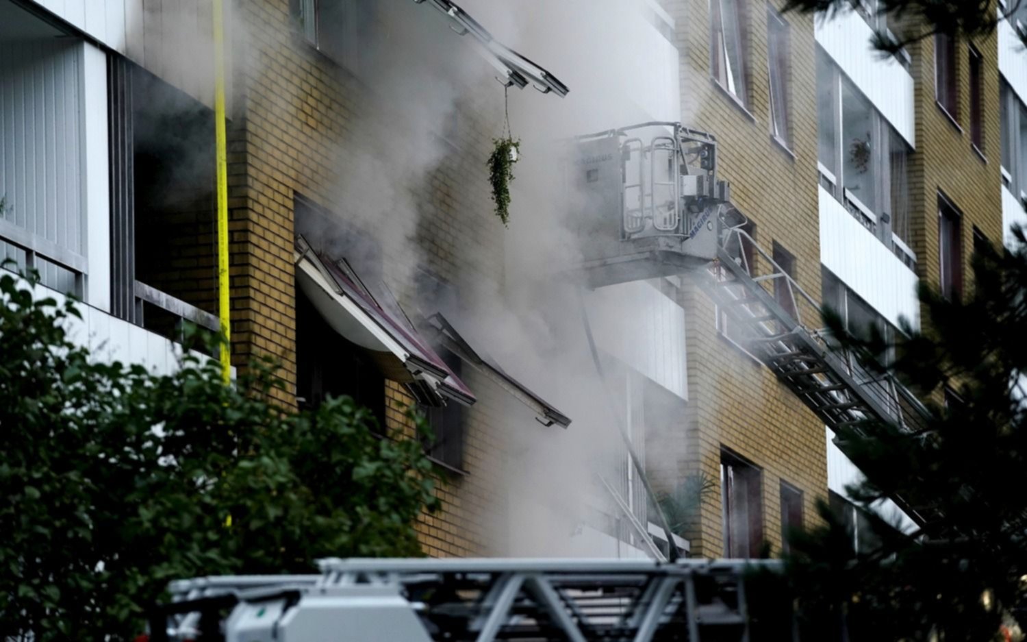 Suecia: investigan la explosión de un edificio que provocó al menos 20 heridos