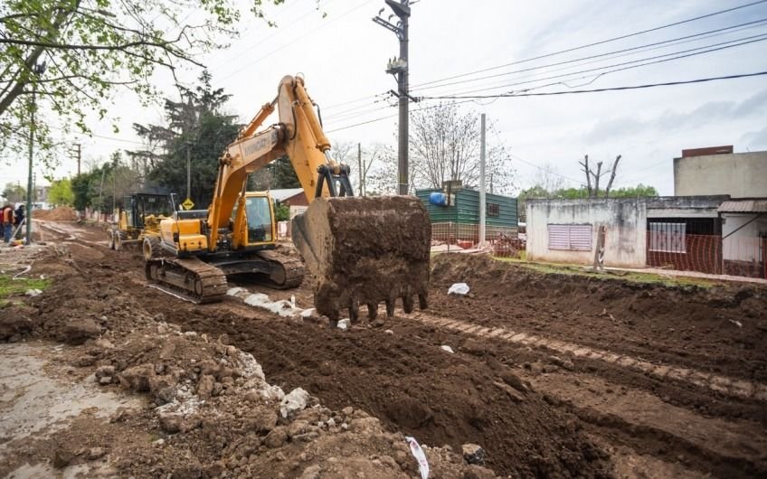 Repavimentación y desagües de la Avenida Milazzo