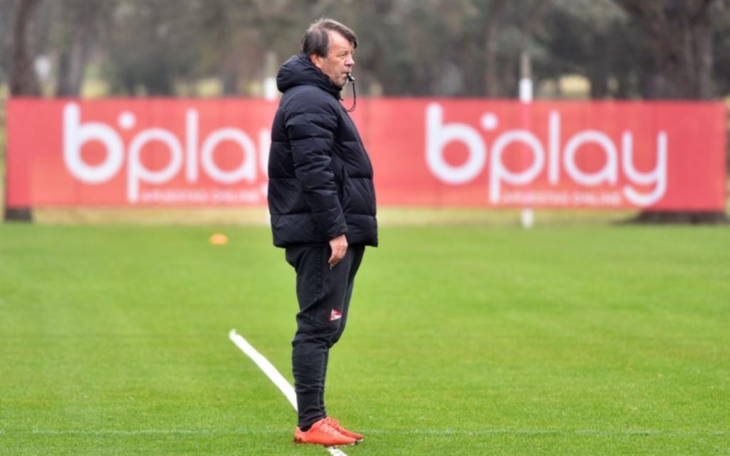 Zielinski sigue con la búsqueda del once pensando en Racing